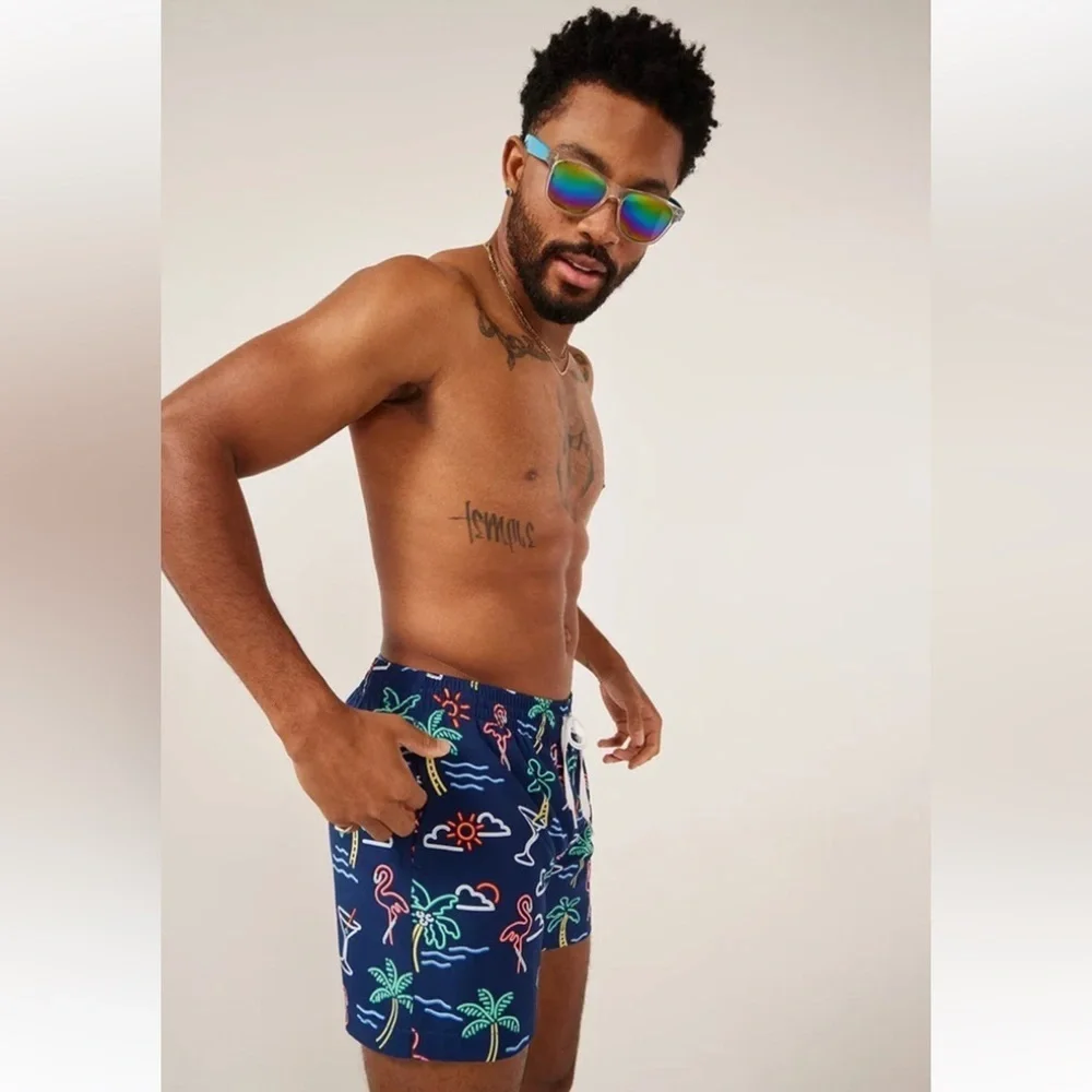 Chubbies The Neon Lights Classic Swim Trunk Size M Navy Graphic